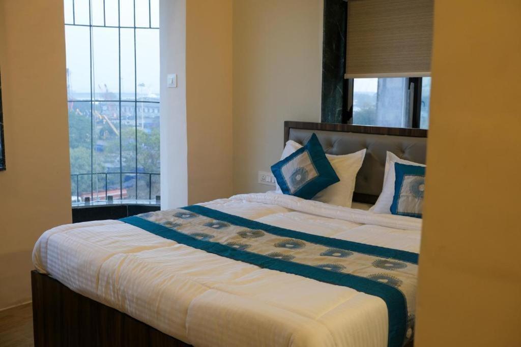 Hotel Vrc Мумбаи Экстерьер фото
