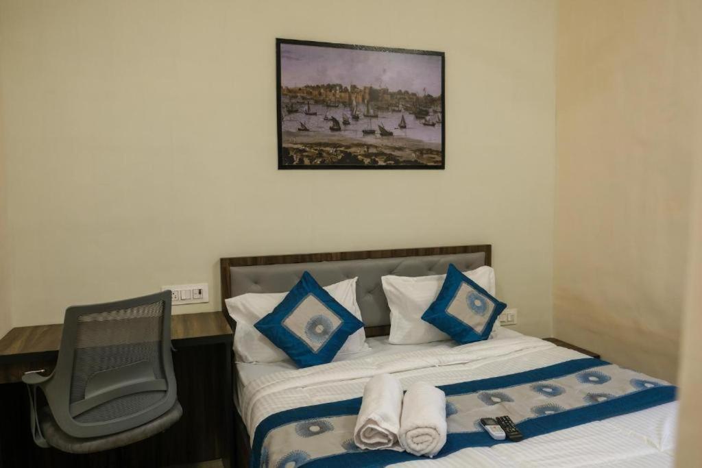 Hotel Vrc Мумбаи Экстерьер фото